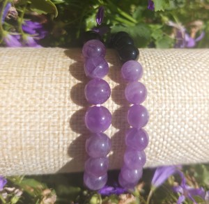 Armband 7 Perlen, Obsidian, Amethyst, 08mm Kugeln. – Armbänder online kaufen