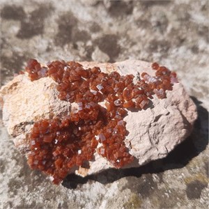 Vanadinit Marokko – Sammlersteine online kaufen