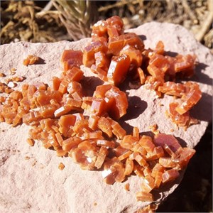 Vanadinit Marokko – Sammlersteine online kaufen