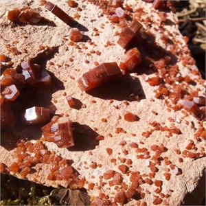 Vanadinit Marokko – Sammlersteine online kaufen